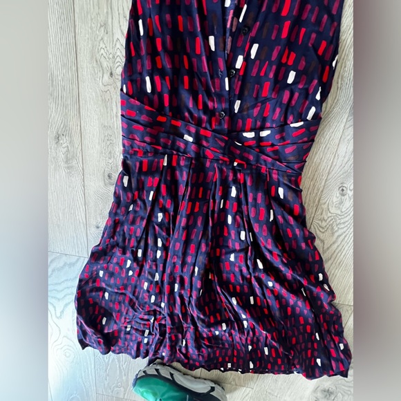 Elegant Red and Blue Patterned Dress - Picture 4 of 5